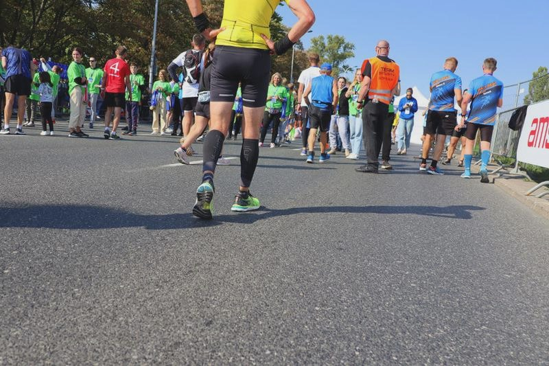 Ile trwa przygotowanie do maratonu? Realny plan dla początkujących