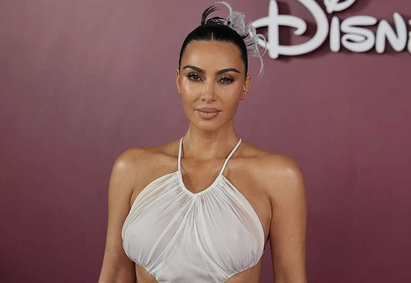 Jogging Kim Kardashian – jej sposób na formę i smukłą sylwetkę