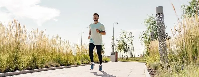 Slow jogging – odkryj, na czym polega ta przyjemna forma aktywności fizycznej